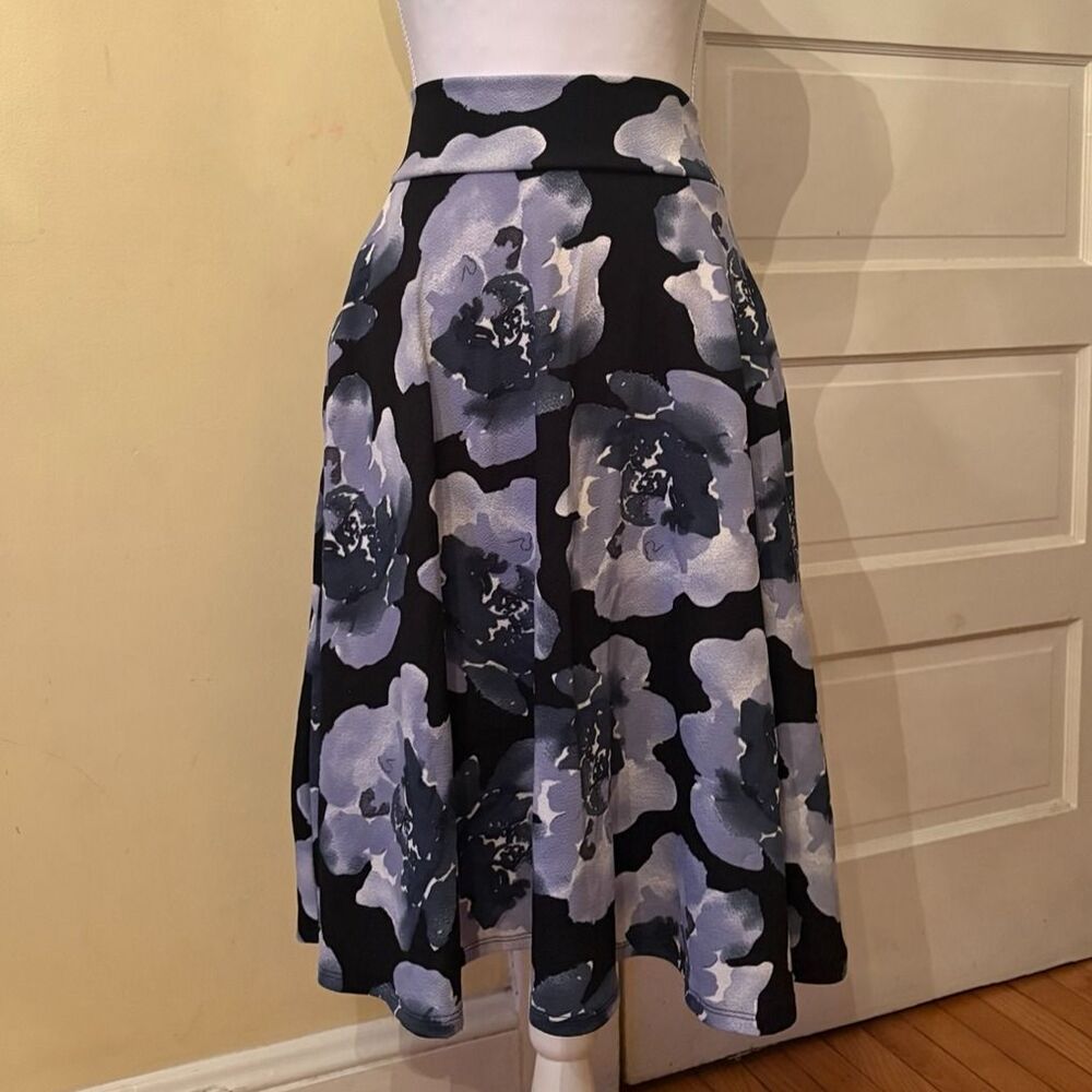 Agnes & Dora woman's midi skirt a line black blue flowers floral pockets